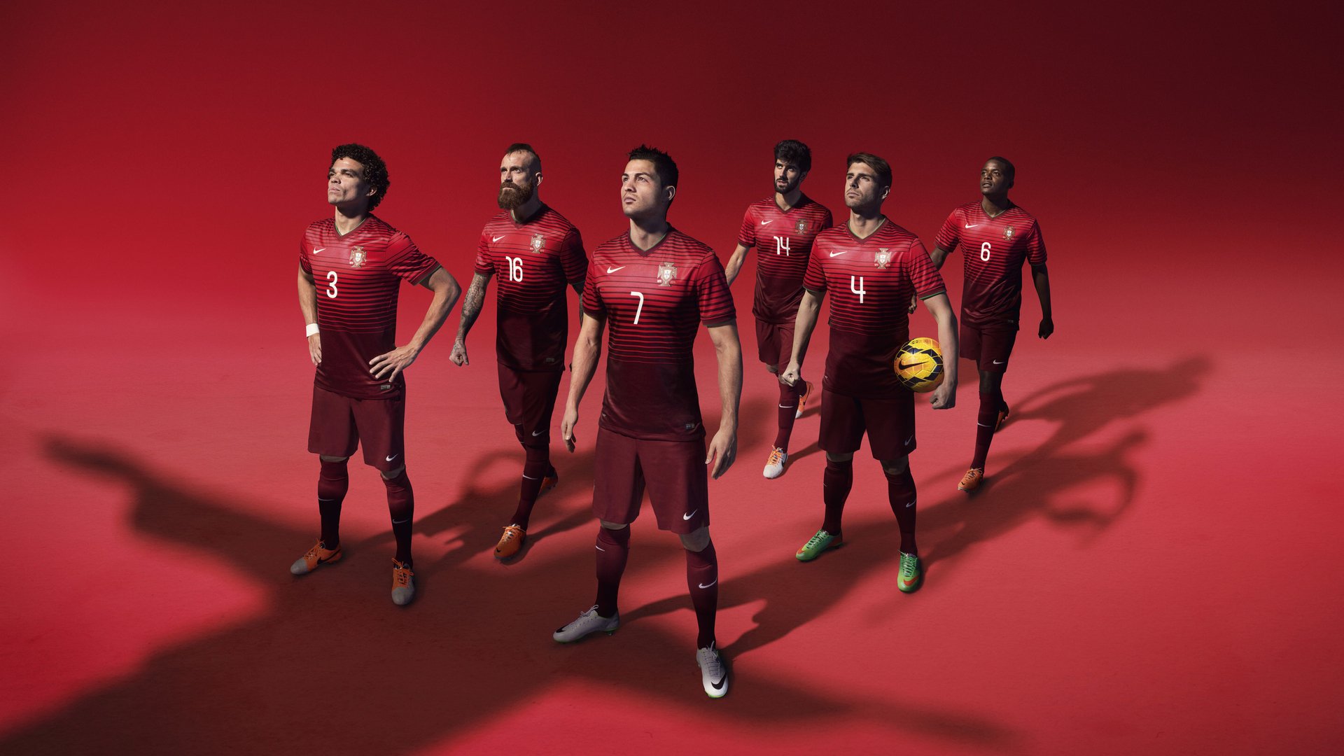 xingkong体育-中国足球国家队强化中后场防守协同机制,足球中后卫防守技巧一对一视频